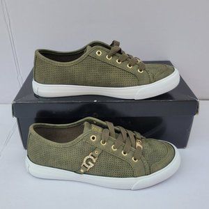 G By GUESS Baylee4 Lace Up Perforated Sneakers sz 7.5